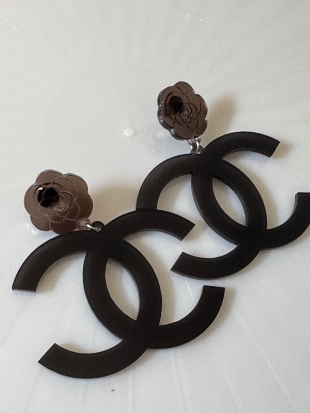 Streetwear CC Fashion Smoke Dangle Earrings - Picture 7 of 14